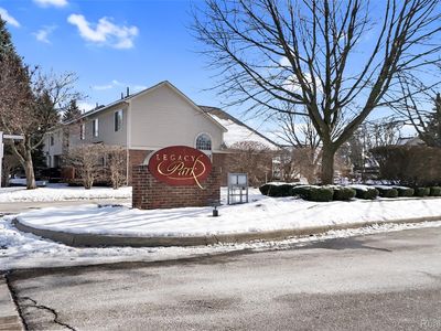 200 Legacy Park Cir, Dearborn Heights, MI, 48127