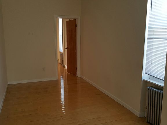 3rd image of 263 Wyckoff Ave