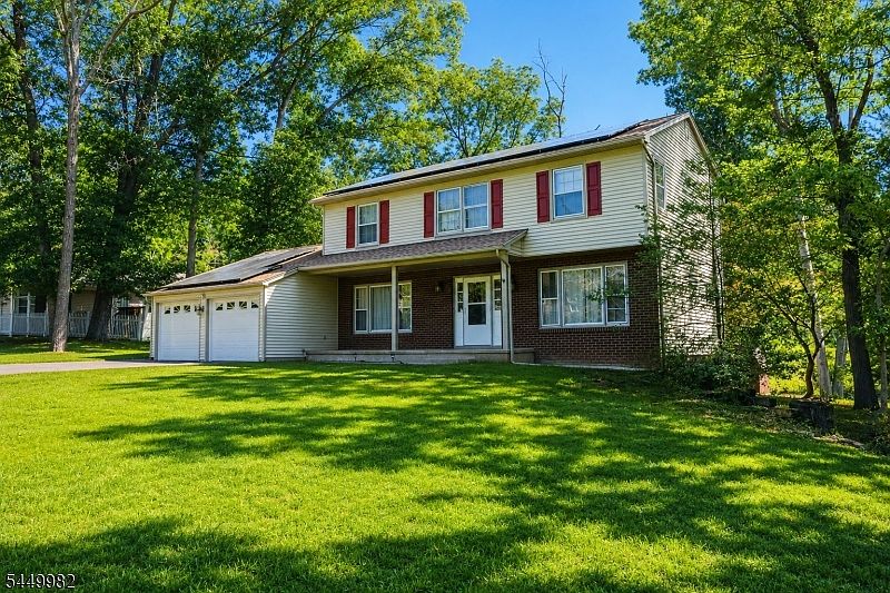 1st image of 24 WOODLAND TERRACE