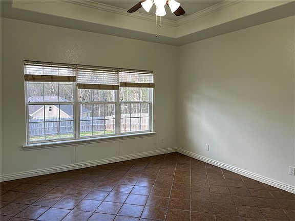 5th image of 12 Cranfield Dr