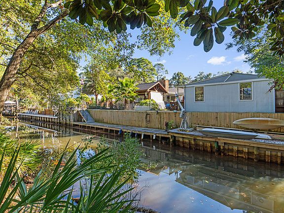 5th image of 67 Wild Briar Rd