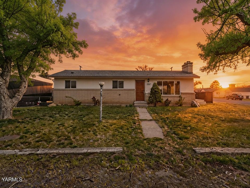 1st image of 2907 3rd St