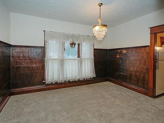 209 Grove St-203