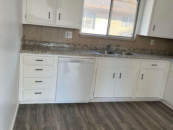 5th image of 256 N Northwoods Ave #256