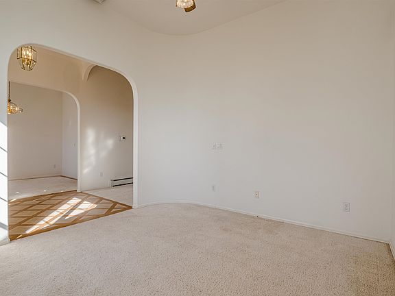 4th image of 2548 Moonridge Dr