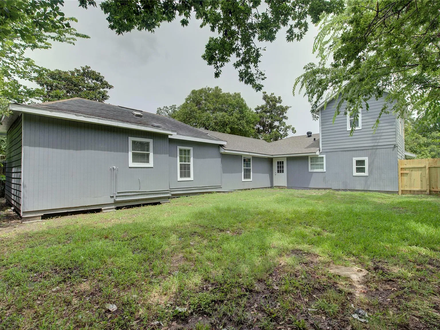3 bed, 2.0 bath, 1994 sqft, $1,900 — Photo 3