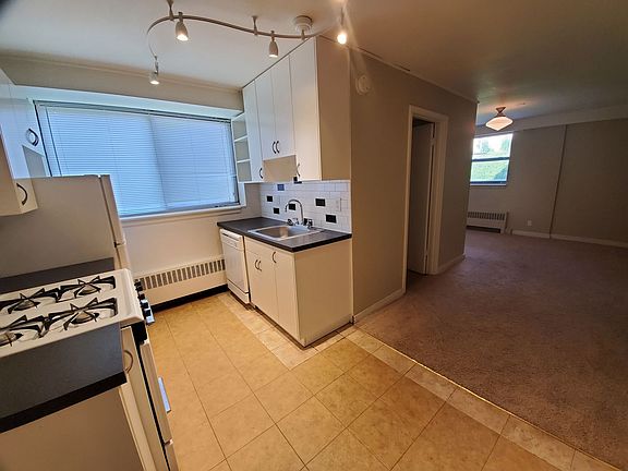 5th image of 622 Snelling Ave S APT 1A