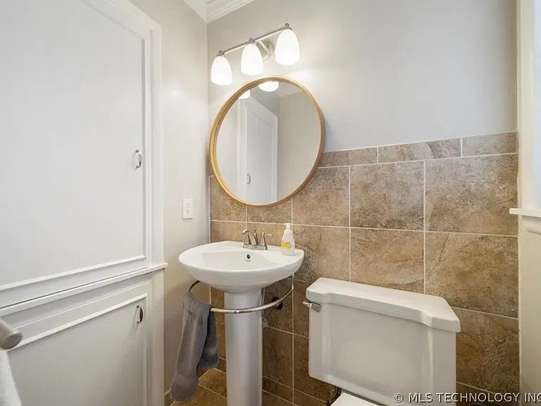 2426 S Louisville Ave — Photo 28