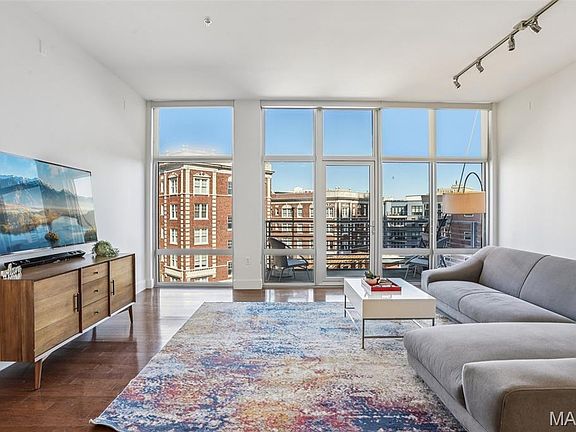 5th image of 9 N Euclid Ave #612