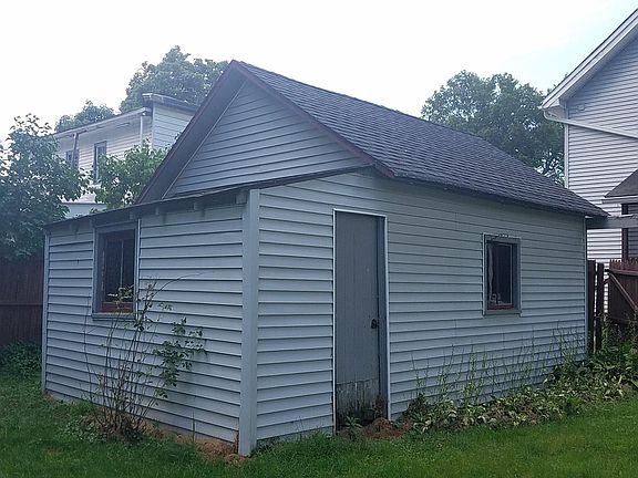 5th image of 198 Mansion St