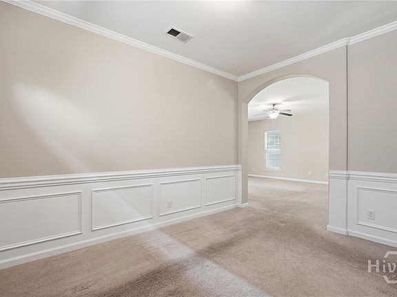4th image of 380 Summer Hill Way