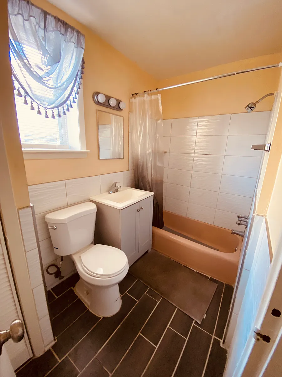 Building Photo - 17 Cuozzo St #3