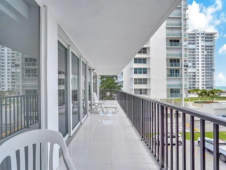4280 Galt Ocean Dr #2F — Photo 44