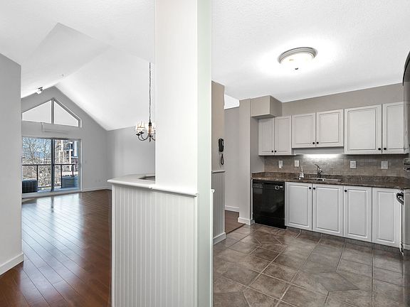 3rd image of 45520 Knight Rd #401