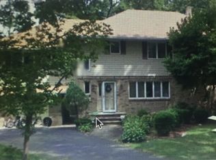 115 Willowbrook Ct, Paramus, NJ 07652