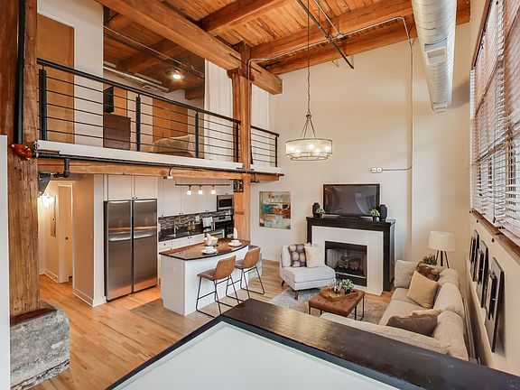 4th image of 2111 W Churchill St APT 105