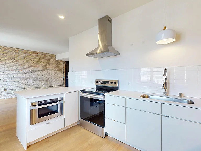 The Whittier — Photo 10