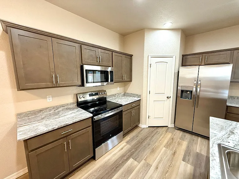 3774 Meadowbrook Ln — Photo 10