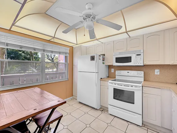 2403 Antigua Circle #C2, Coconut Creek, FL 33066