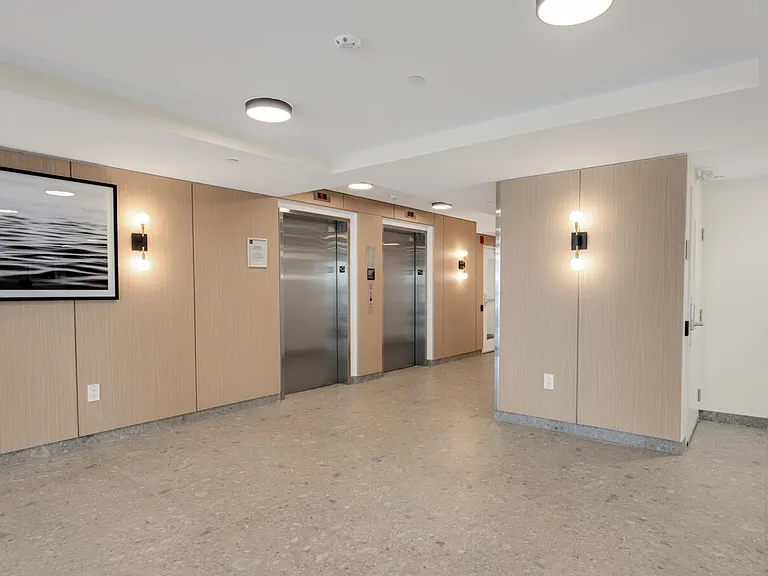 341 Latoria Blvd — Photo 25