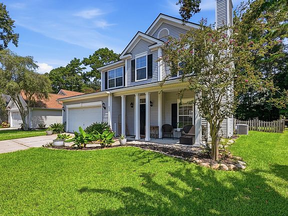 3rd image of 432 Manorwood Ln