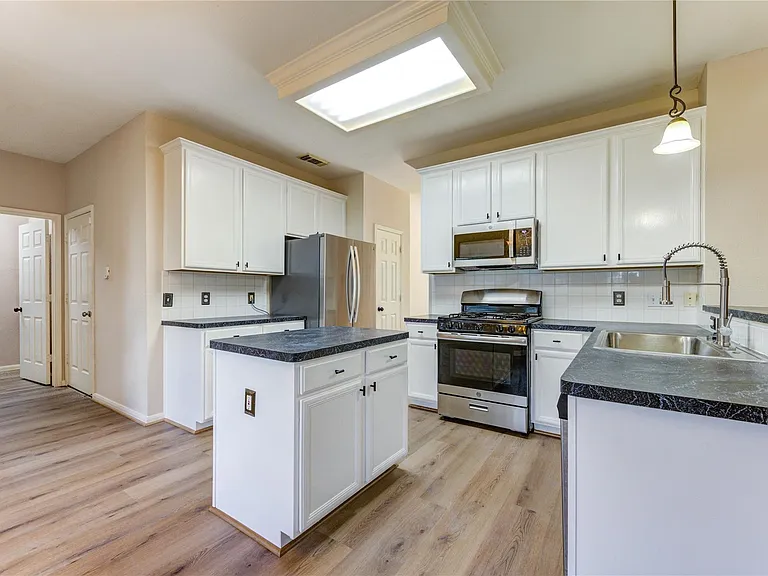 1223 Oak Canyon Ln — Photo 16