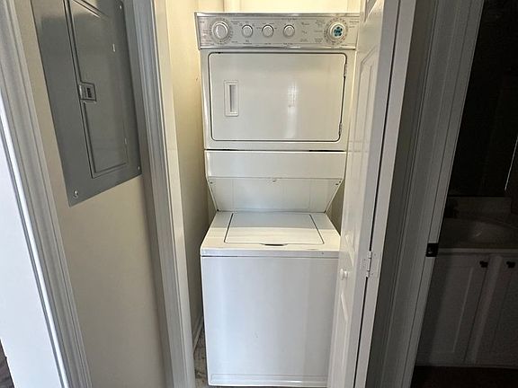 3rd image of 4633 McClelland Dr Unit 204