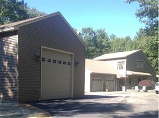 3 Pleasant Hill Rd, Deerfield, NH 03037