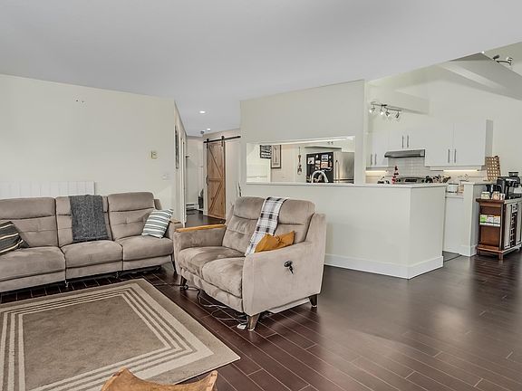 5th image of 33682 Marshall Rd #12