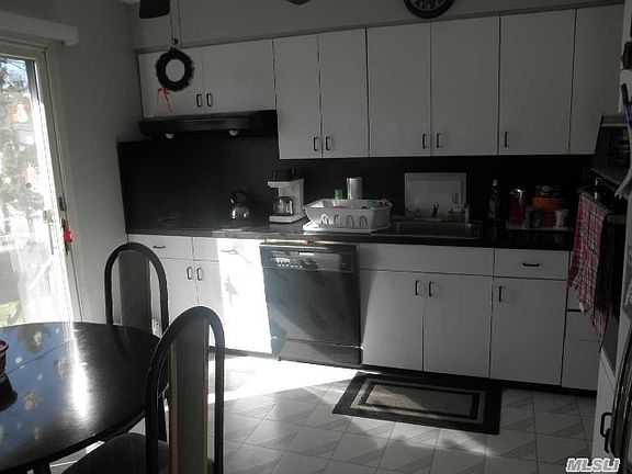 4th image of 569 N Kings Ave
