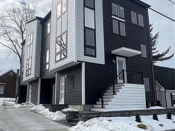 2nd image of 152 Colonial Rd #152