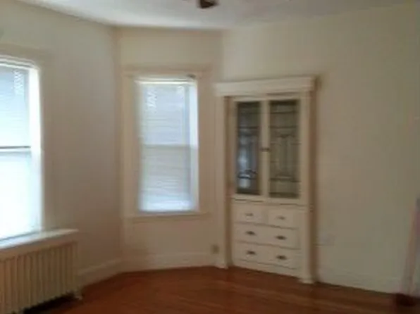 96 Bellingham St, Chelsea, MA 02150