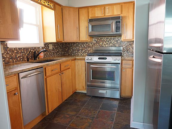 4th image of 966 Hosbrook St