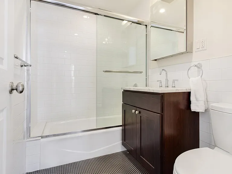 212 W 20th St #5F — Photo 5