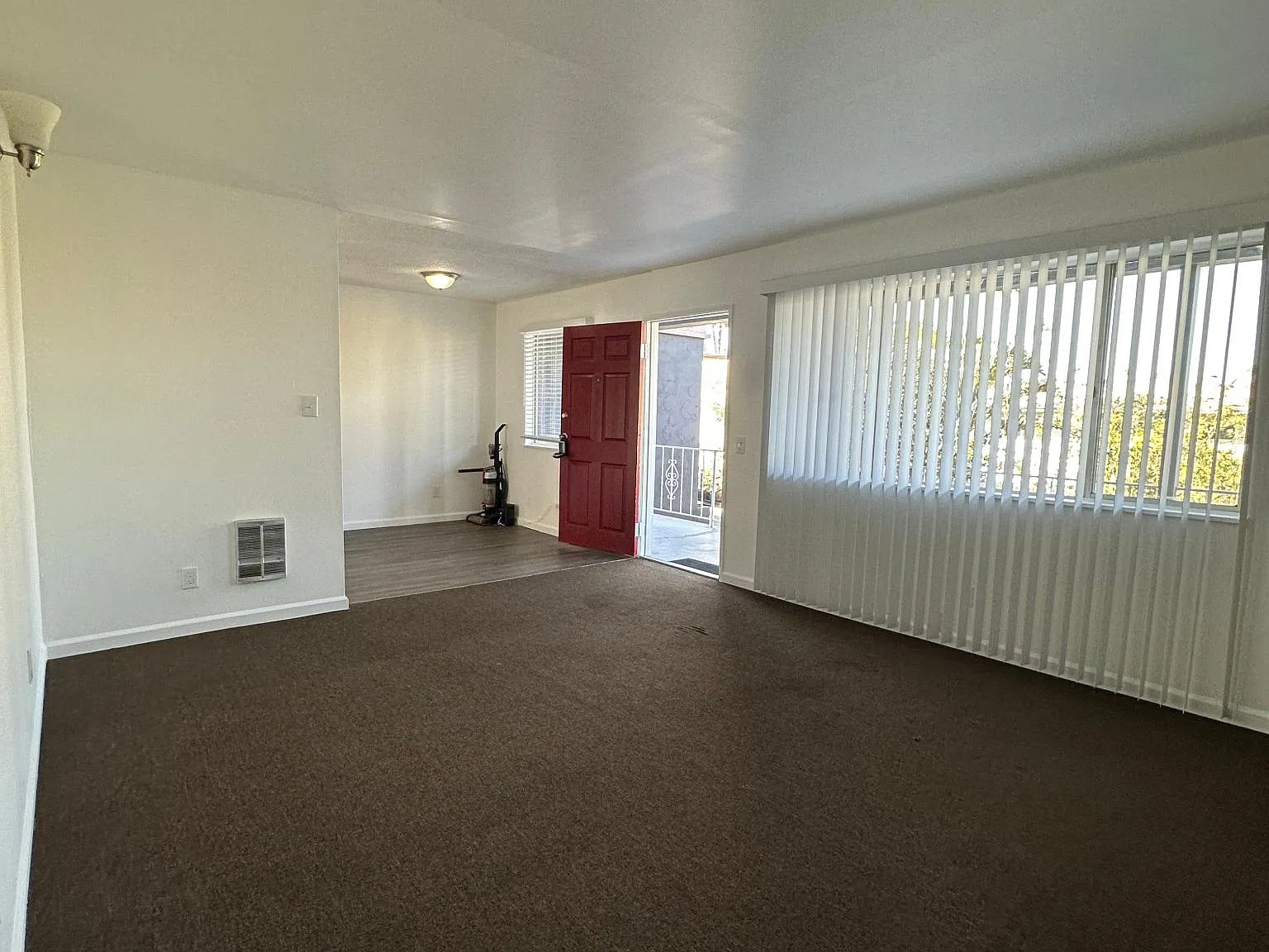 Acacia Ave — Photo 4