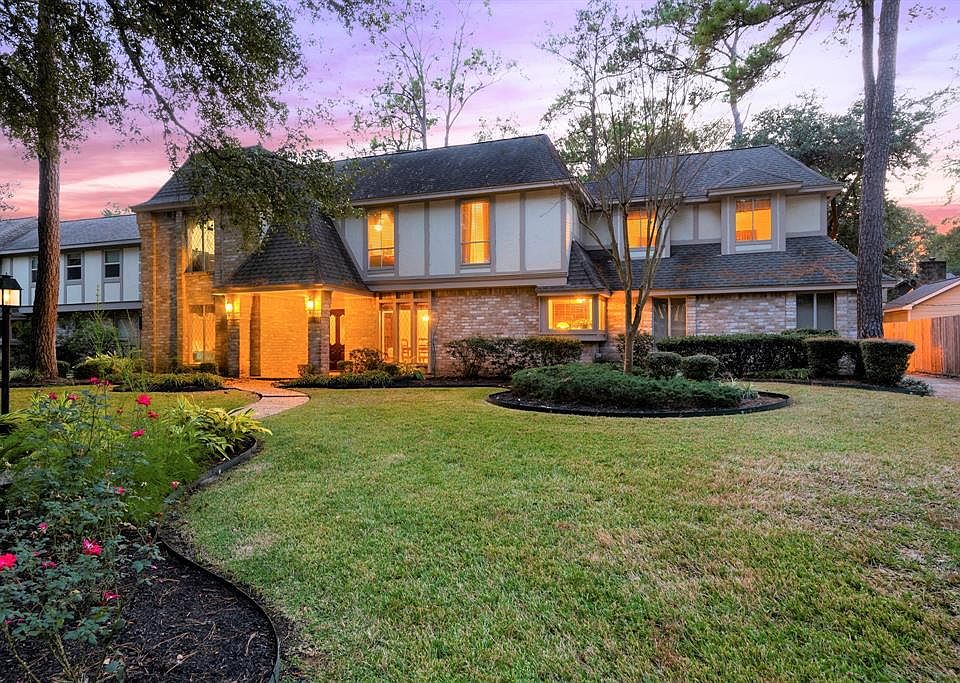 Wonderful curb appeal on this beautiful home with recent exterior paint and well maintained gardens.