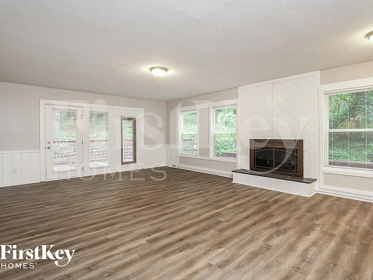 8832 Belhaven Ct — Photo 2