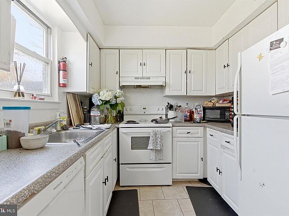 4th image of 6-6A Buttonwood Rd