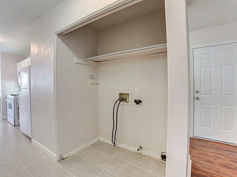 13332 S 91st East Ave — Photo 7