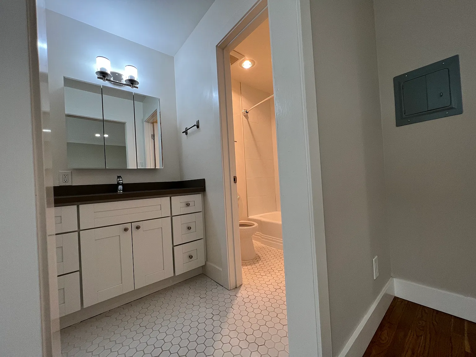 Studio, 450 sqft, $1,700 — Photo 4