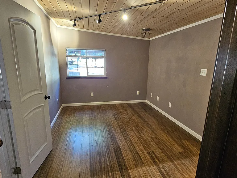630 Robinhoods Holw #1 — Photo 5