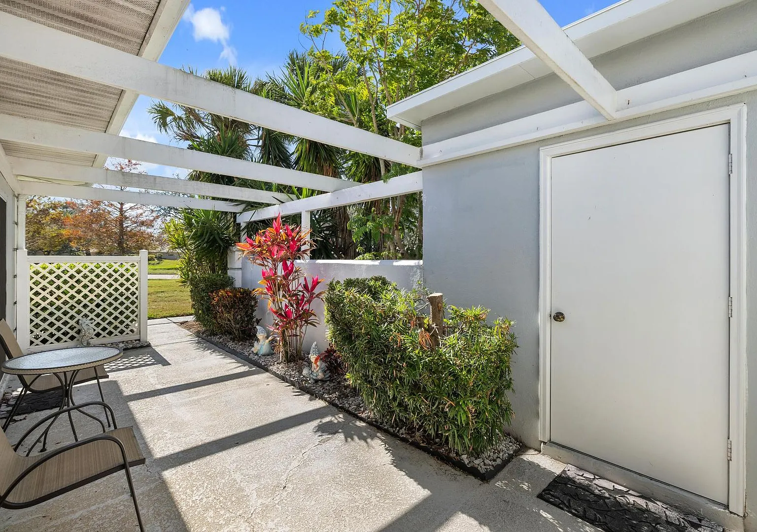 Seasonal Short-Term 2 Bedroom 2 Bathroom Villa at Augusta Villas in Plantation! — Photo 4
