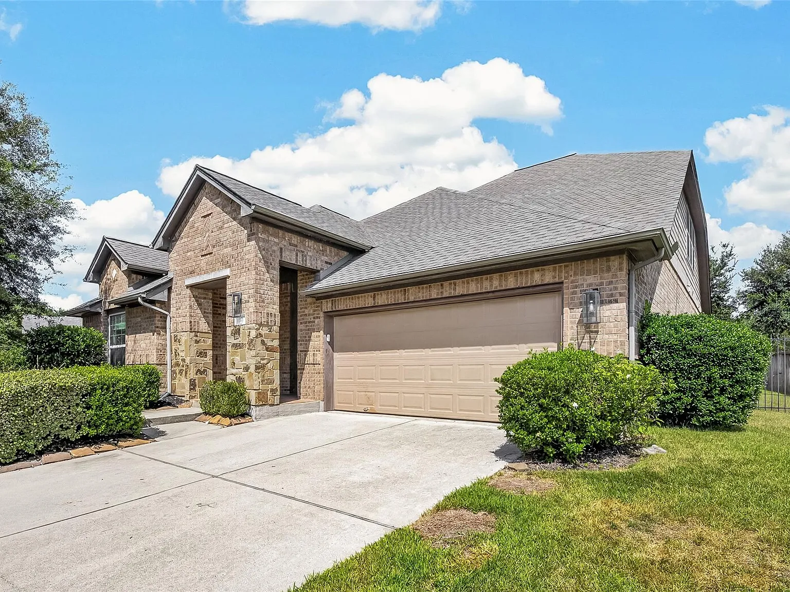 4 bed, 3.0 bath, 2869 sqft, $3,600 — Photo 3