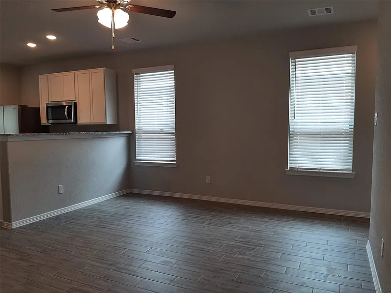 911 Cobalt Crest Ln — Photo 5