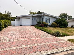 40 Greatwater Ave, Massapequa, NY 11758