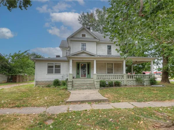 301 W Pine St, Columbus, KS 66725