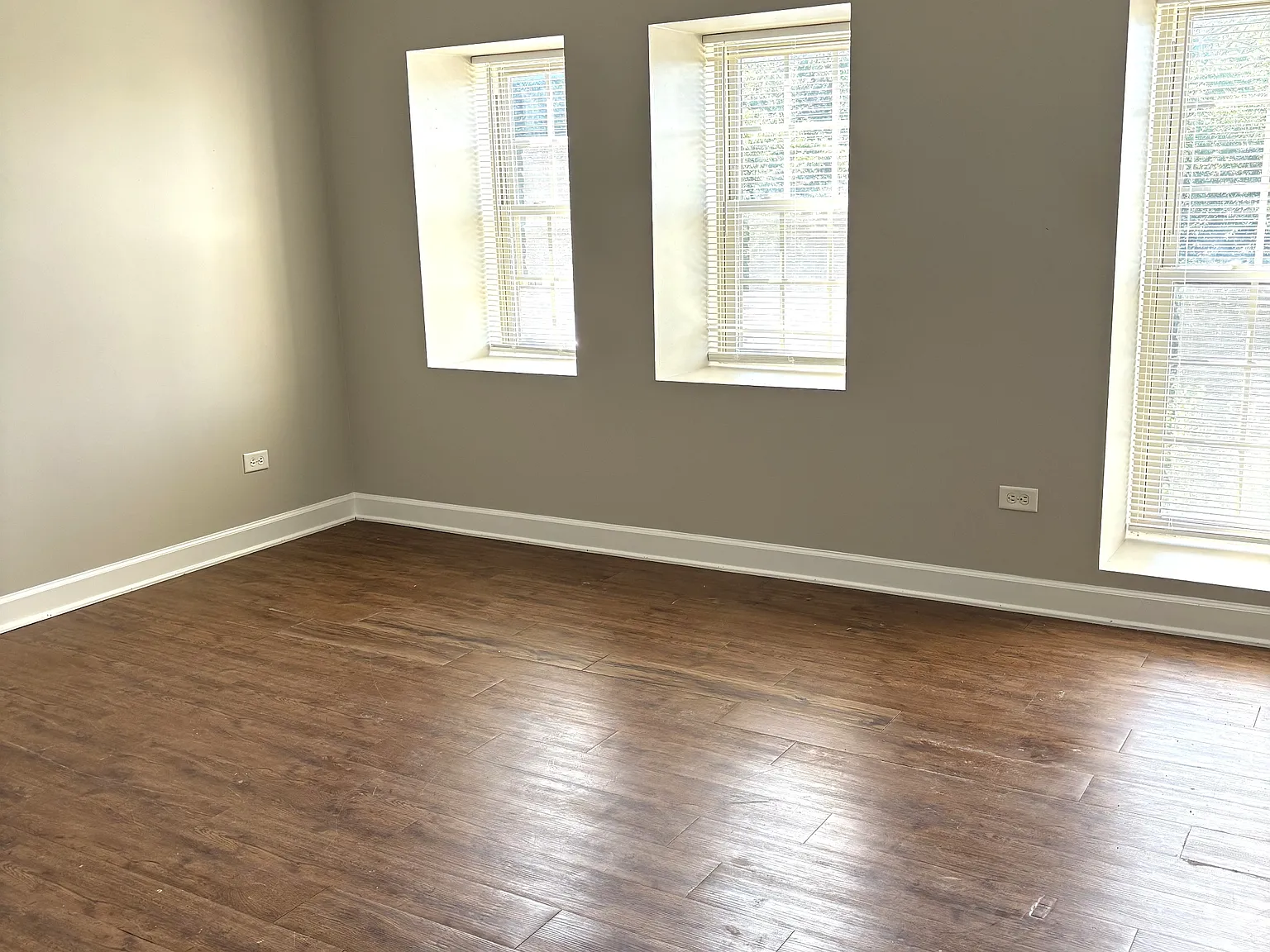 1515 / 2026 North 3372nd Road - 401 — Photo 2