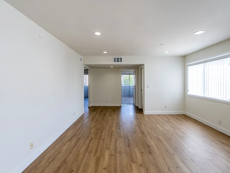 1758 N Alexandria Ave #1758.5 — Photo 27