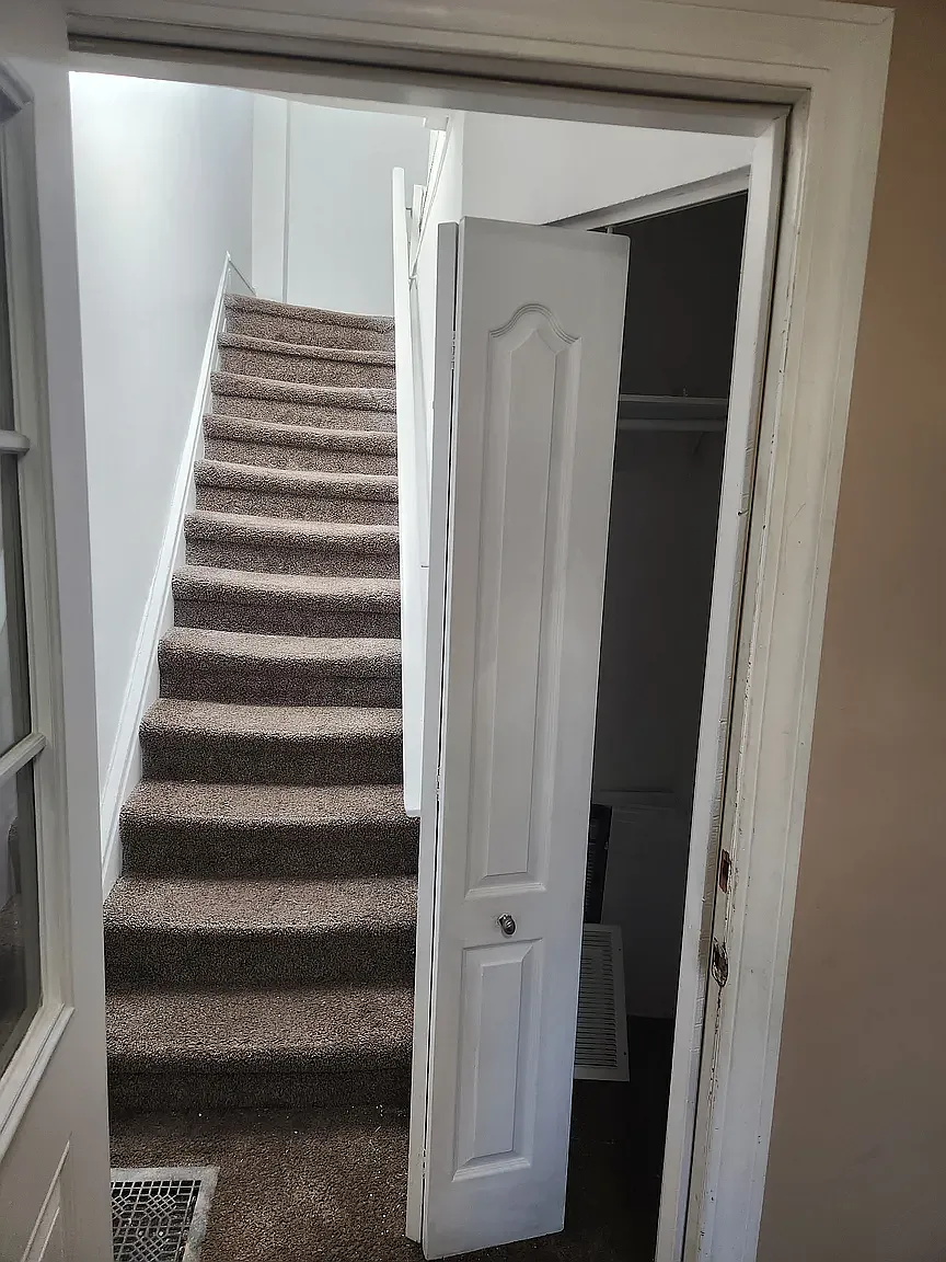 2 bed, 850 sqft, $3,000 — Photo 3