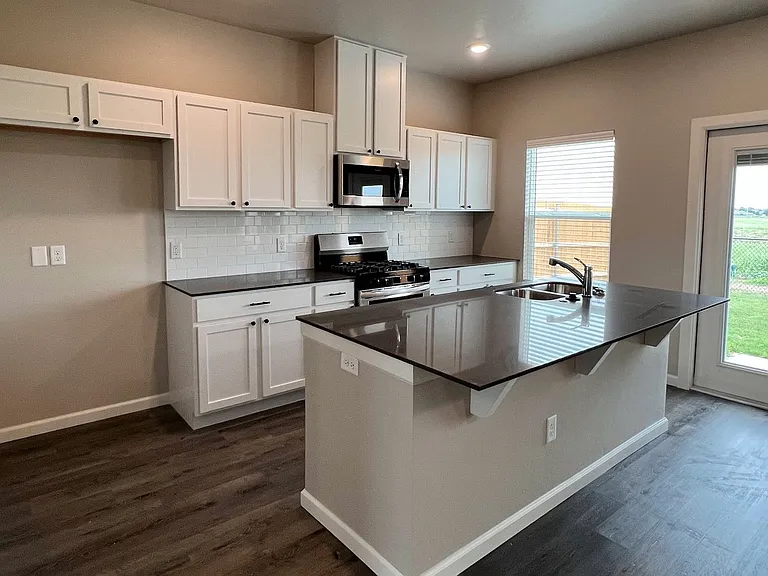 7713 Owen Ln — Photo 2